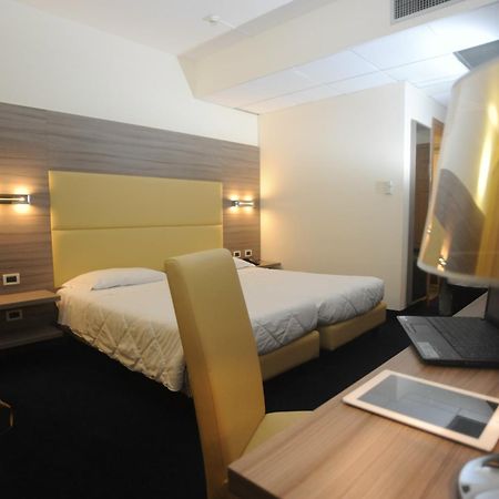Palace Inn Rome Fiano فيانو رومانو الغرفة الصورة