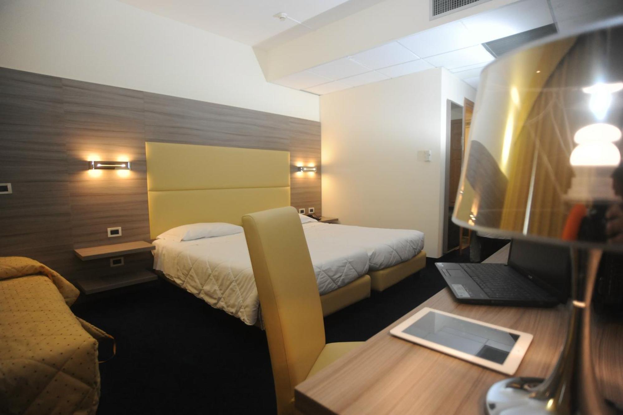 Palace Inn Rome Fiano فيانو رومانو الغرفة الصورة