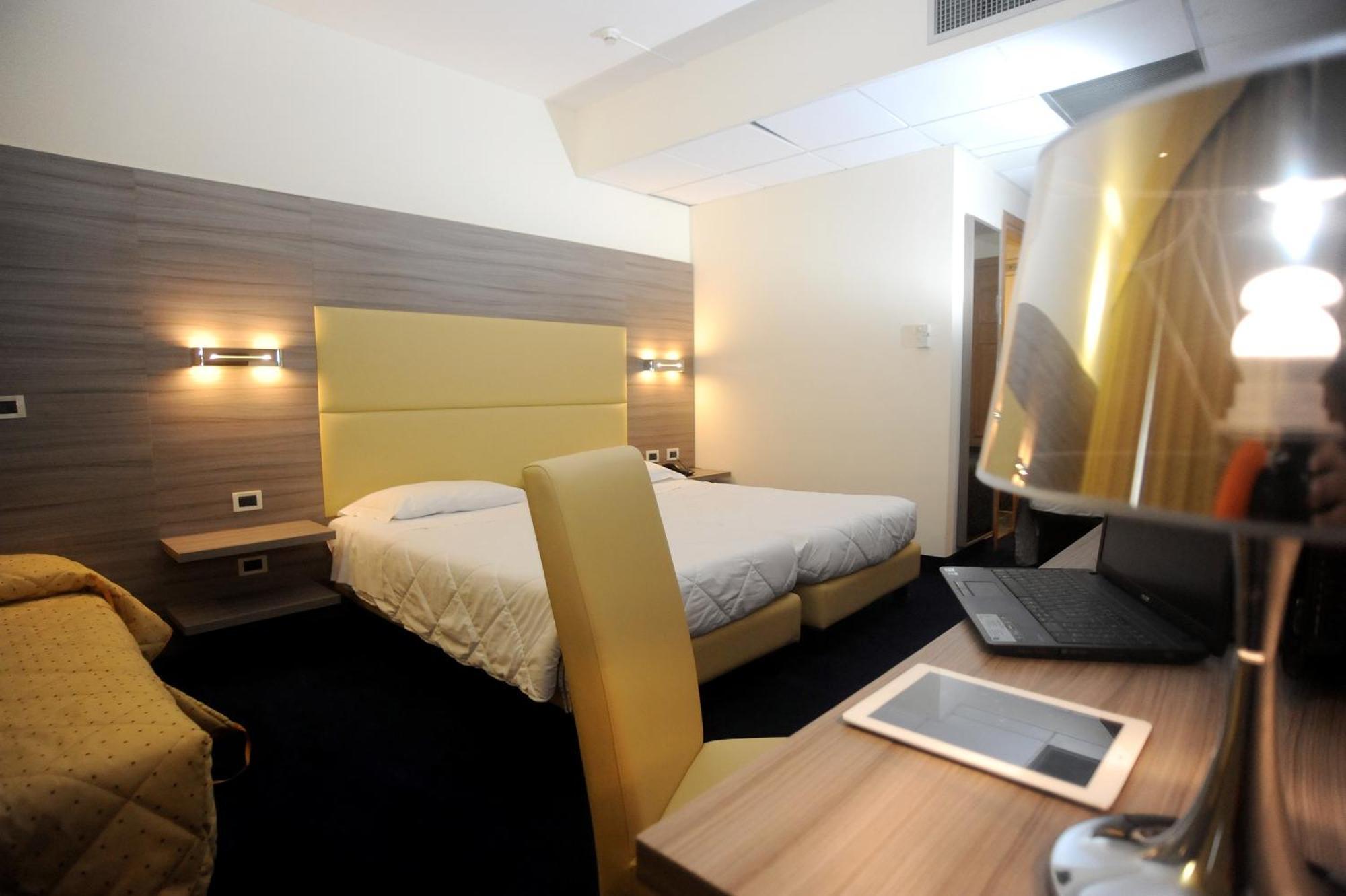 Palace Inn Rome Fiano فيانو رومانو الغرفة الصورة